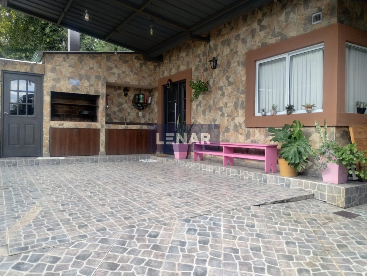SE VENDE CASA EN LOS PERALES