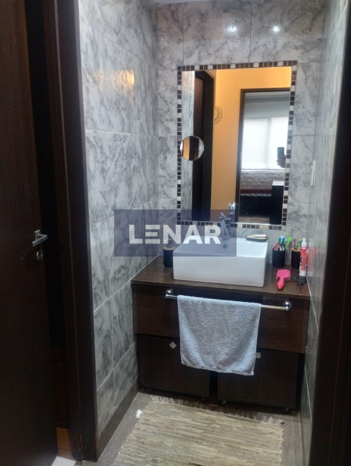SE VENDE CASA EN LOS PERALES